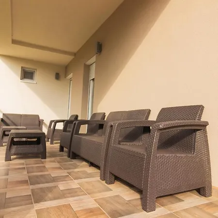 Cuha-gyoengye Apartmanhaz