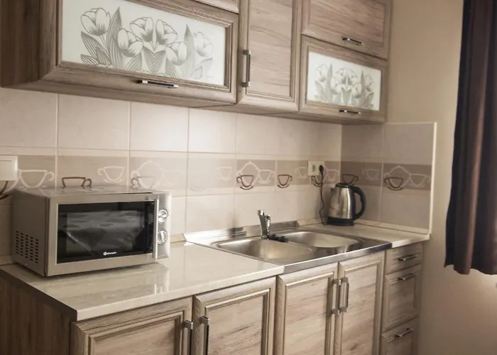 Cuha-gyoengye Apartmanhaz *